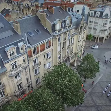 Reims Centre : Appartement Lumineux Et Atypique 46, Place D'Erlon Exterior foto