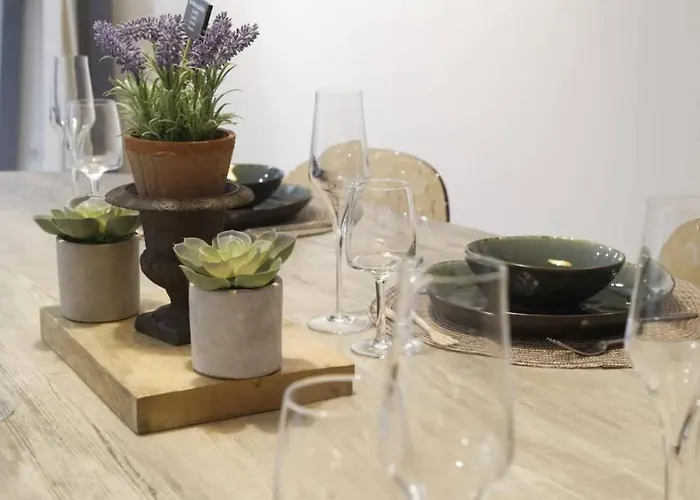 Reims Centre : Appartement Lumineux Et Atypique 46, Place D\'Erlon