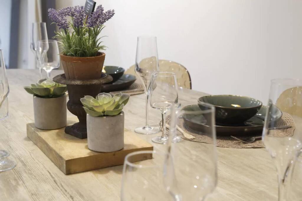 Apartment Centre : Lumineux Et Atypique 46, Place D'erlon