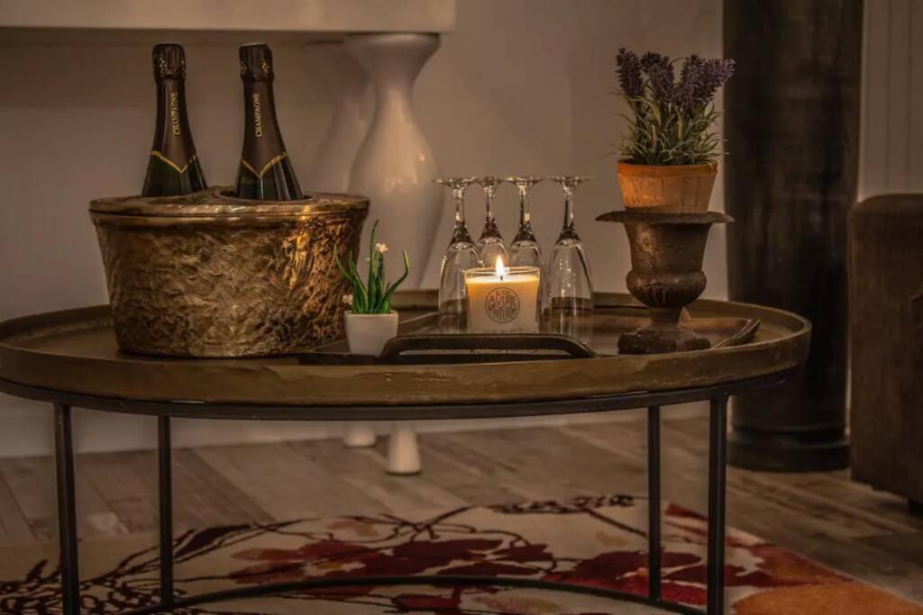 Apartment Centre : Lumineux Et Atypique 46, Place D'erlon Reims